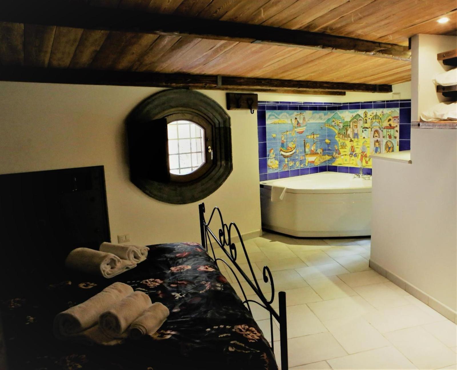 Suite Piazza Del Gesu By Domusextra Naples Exterior photo