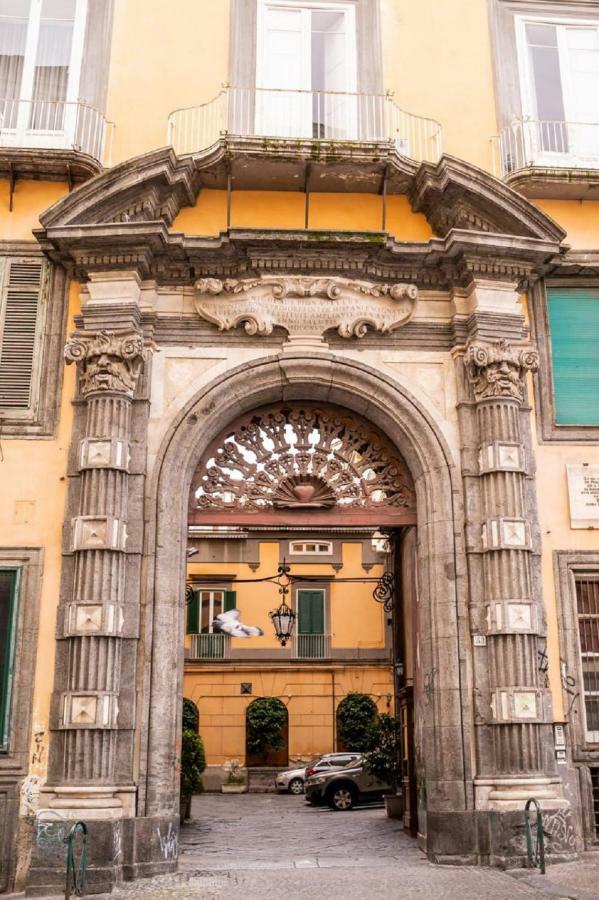 Suite Piazza Del Gesu By Domusextra Naples Exterior photo