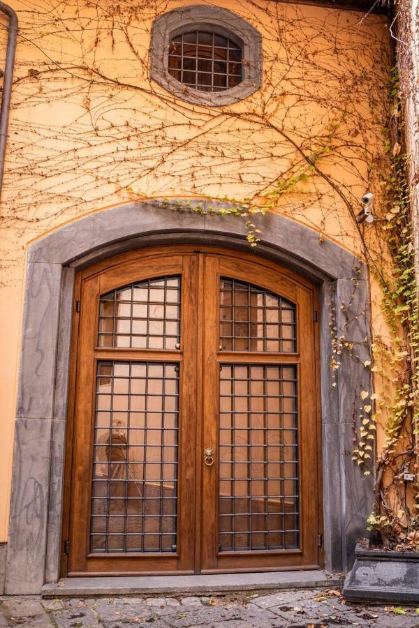 Suite Piazza Del Gesu By Domusextra Naples Exterior photo